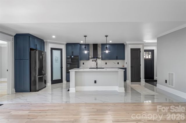 276 Coopers Drive, Hendersonville, NC 28739
