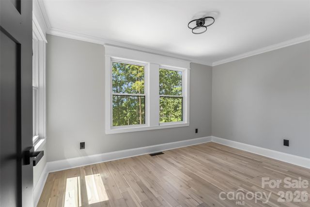 276 Coopers Drive, Hendersonville, NC 28739
