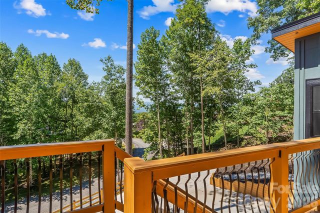 276 Coopers Drive, Hendersonville, NC 28739
