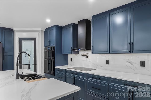 276 Coopers Drive, Hendersonville, NC 28739