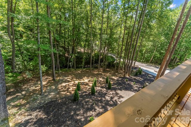 276 Coopers Drive, Hendersonville, NC 28739