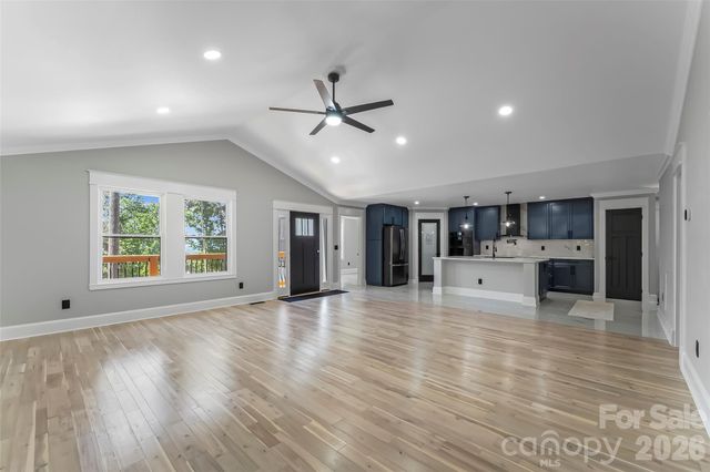 276 Coopers Drive, Hendersonville, NC 28739