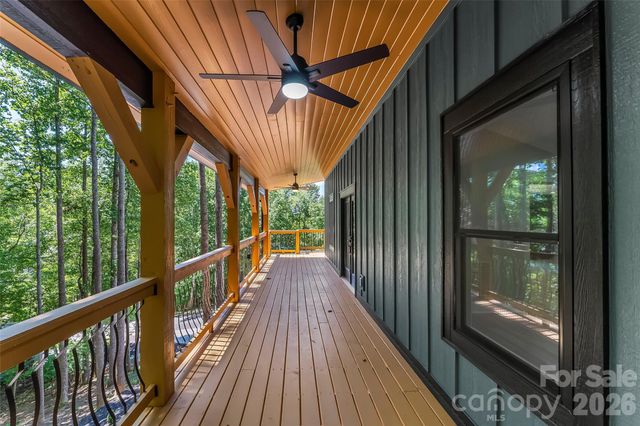 276 Coopers Drive, Hendersonville, NC 28739