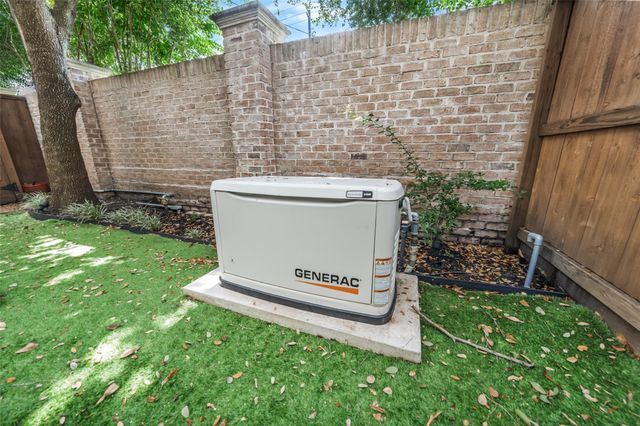1629 Upland Lakes, Houston, TX 77043