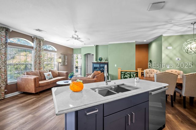 4 Indigo Run Dr Apt 711, Hilton Head Island, SC 29926