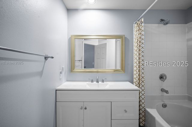 4 Indigo Run Dr Apt 711, Hilton Head Island, SC 29926