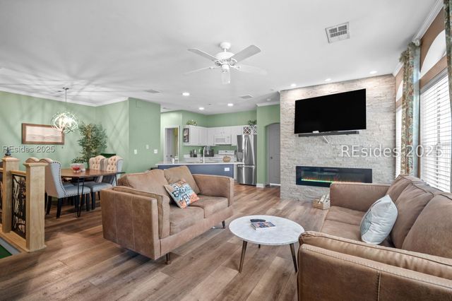 4 Indigo Run Dr Apt 711, Hilton Head Island, SC 29926