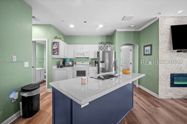 4 Indigo Run Dr Apt 711, Hilton Head Island, SC 29926