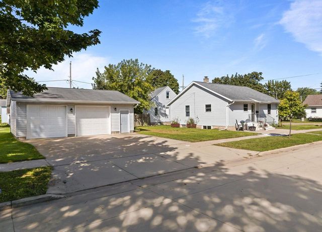 121 E 2ND STREET, Kimberly, WI 54136
