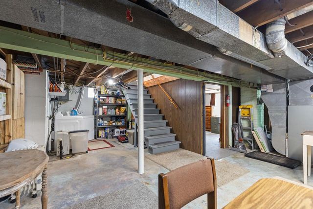 121 E 2ND STREET, Kimberly, WI 54136