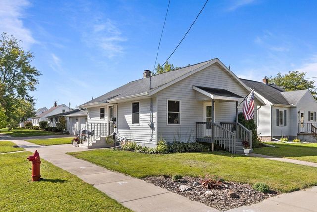 121 E 2ND STREET, Kimberly, WI 54136