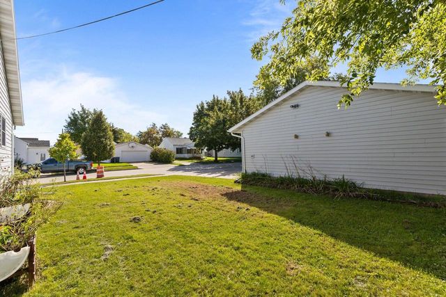 121 E 2ND STREET, Kimberly, WI 54136