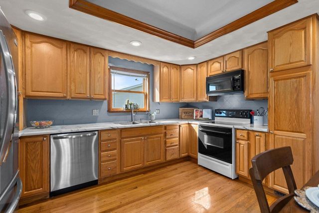 121 E 2ND STREET, Kimberly, WI 54136
