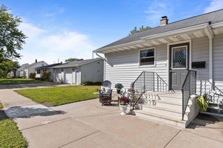 121 E 2ND STREET, Kimberly, WI 54136