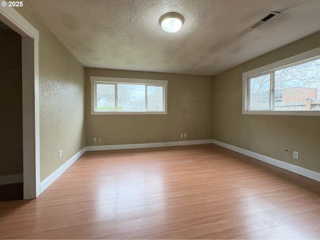 12305 Sw 7TH St, Beaverton, OR 97005