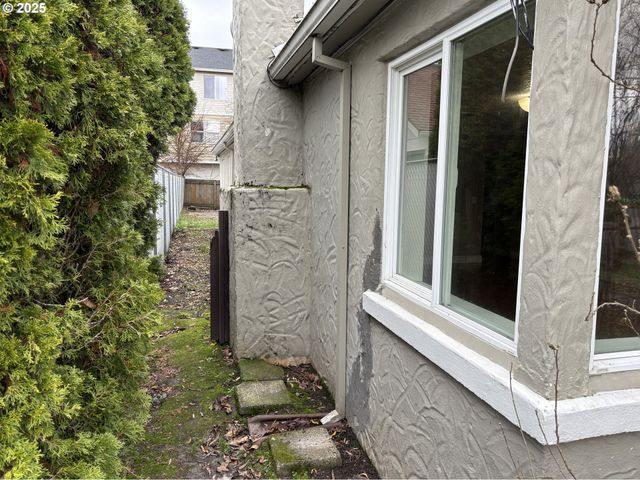 12305 Sw 7TH St, Beaverton, OR 97005