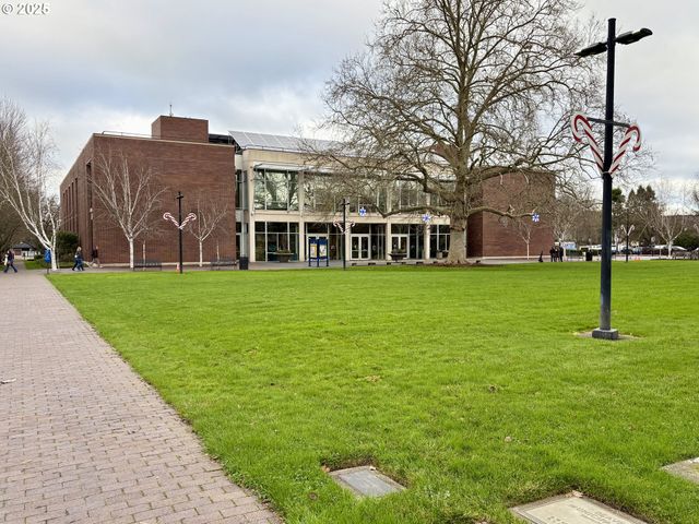 12305 Sw 7TH St, Beaverton, OR 97005