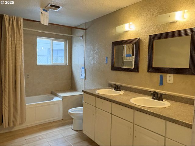 12305 Sw 7TH St, Beaverton, OR 97005