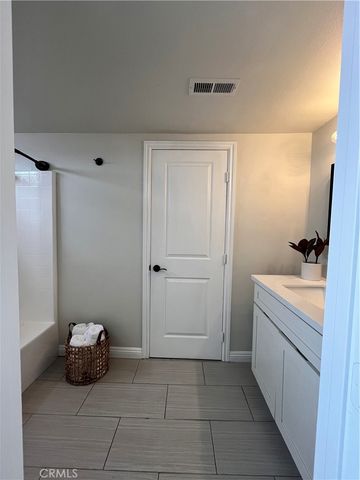 171 Racquet Club Drive, Compton, CA 90220