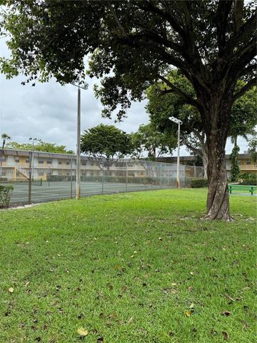 5156 NE 6th Ave 224, Oakland Park, FL 33334