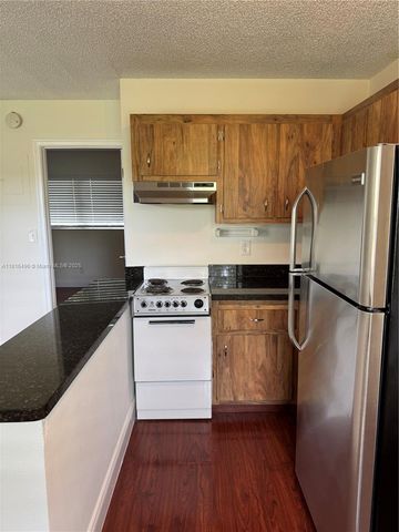 5156 NE 6th Ave 224, Oakland Park, FL 33334