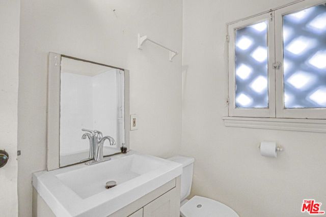 1716 Magnolia Avenue, Los Angeles, CA 90006