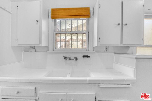 1716 Magnolia Avenue, Los Angeles, CA 90006