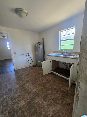 2408 LAWN AVENUE SW, Birmingham, AL 35211