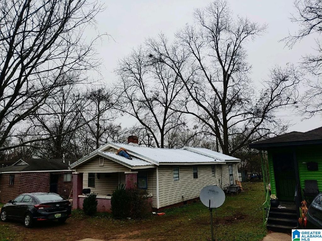 2408 LAWN AVENUE SW, Birmingham, AL 35211