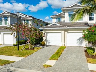 6960 Avalon CIR 801, Naples, FL 34112