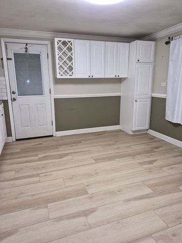 360 Tee Lane, Carpentersville, IL 60110