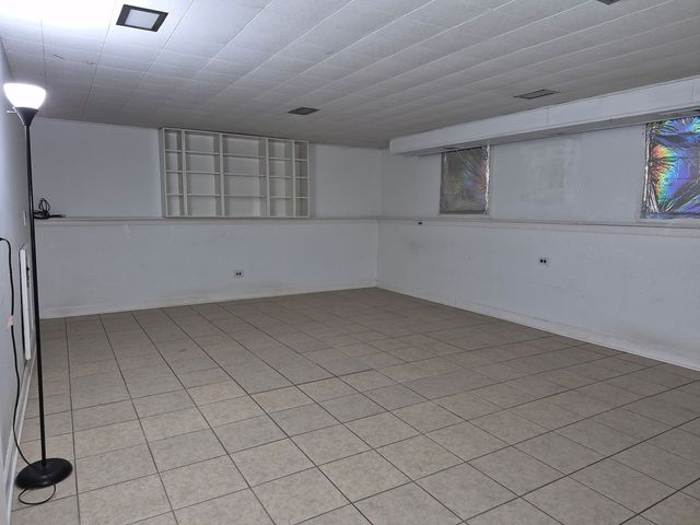 360 Tee Lane, Carpentersville, IL 60110