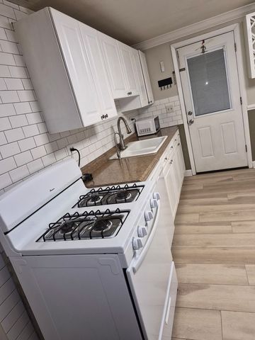 360 Tee Lane, Carpentersville, IL 60110