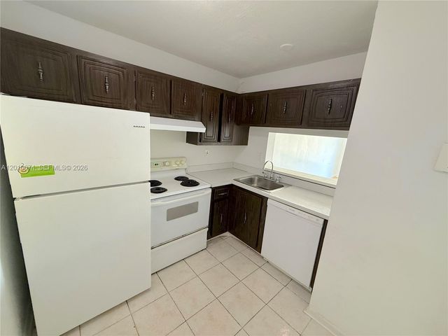 482 NW 165th St Rd A-307, Miami, FL 33169