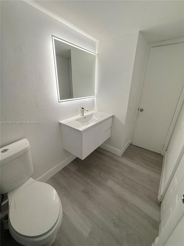482 NW 165th St Rd A-307, Miami, FL 33169