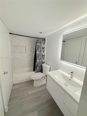 482 NW 165th St Rd A-307, Miami, FL 33169