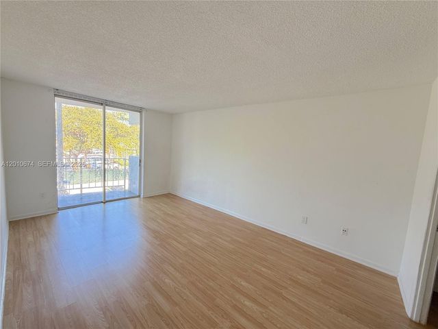482 NW 165th St Rd A-307, Miami, FL 33169