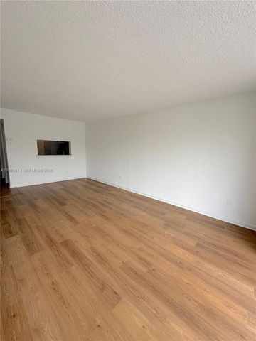 482 NW 165th St Rd A-307, Miami, FL 33169