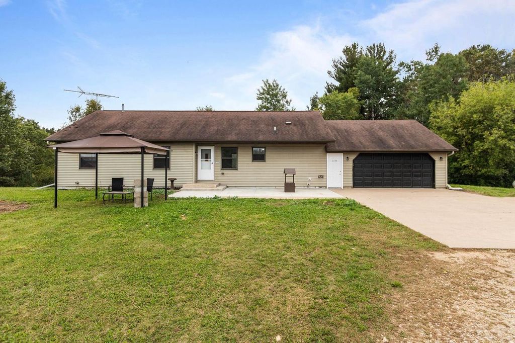 E2041 MEADOWLARK LANE, Waupaca, WI 54981
