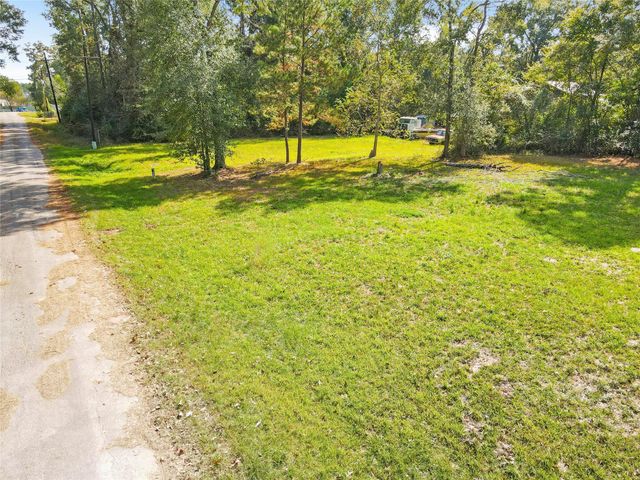 93 County Road 3478, Cleveland, TX 77327