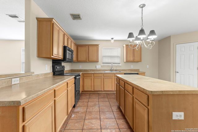 7707 Cold Mtn, Converse, TX 78109