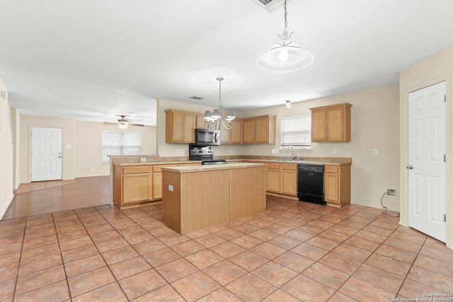 7707 Cold Mtn, Converse, TX 78109