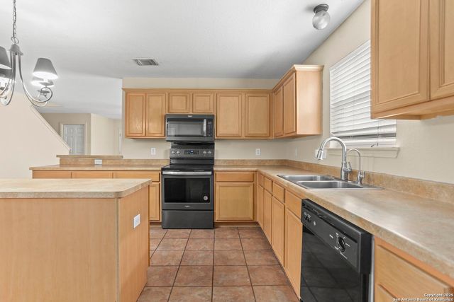 7707 Cold Mtn, Converse, TX 78109