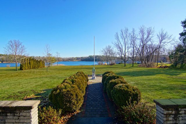 4 Spring Lane, Eliot, ME 03903