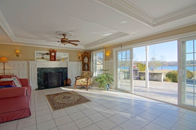 4 Spring Lane, Eliot, ME 03903
