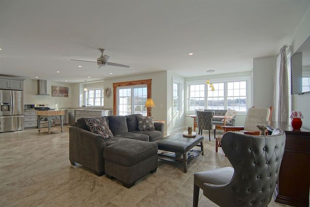 4 Spring Lane, Eliot, ME 03903