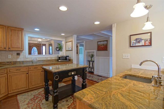 4 Spring Lane, Eliot, ME 03903