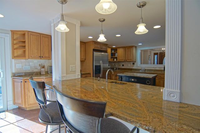 4 Spring Lane, Eliot, ME 03903