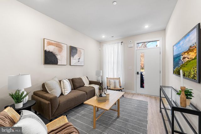 2130 N MARSHALL ST, Philadelphia, PA 19122