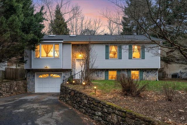 2720 Grandin RD, Roanoke, VA 24015